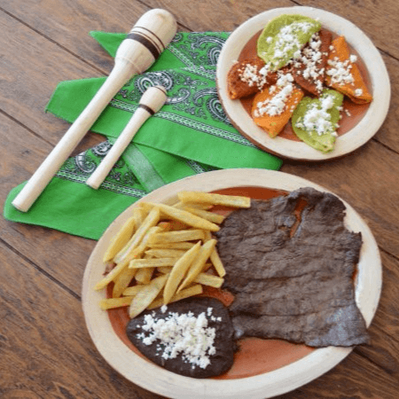 Cecina con Enchiladas