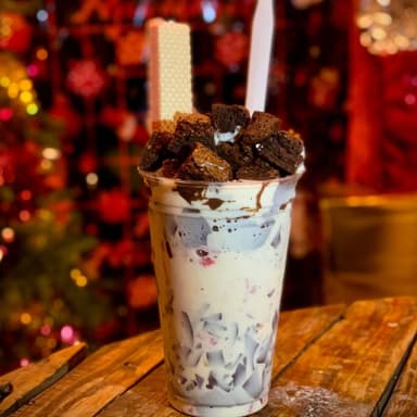 Fresas con Crema y Brownie