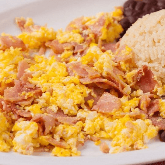 HUEVOS CON JAMON+ Te Frío de 500ml