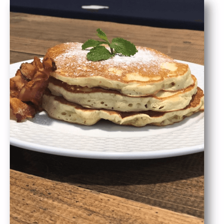 Desayuno Americano Hot Cakes