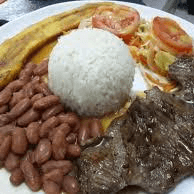 Almuerzo Corriente con Carne Asada