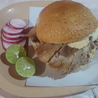 Dos Cemitas Arabes + Agua a Elegir