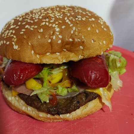 Hamburguesa con Salchicha