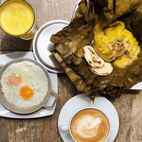 Tamal, Huevos y Bebida