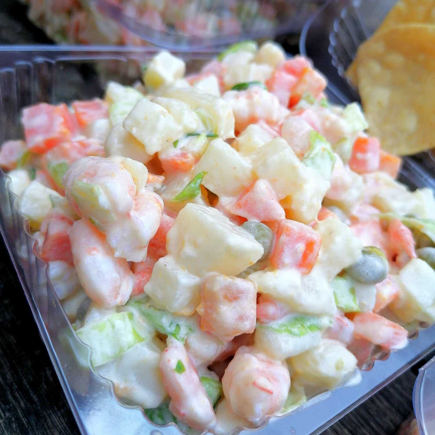 ENSALADA RUSA CON CAMARÓN