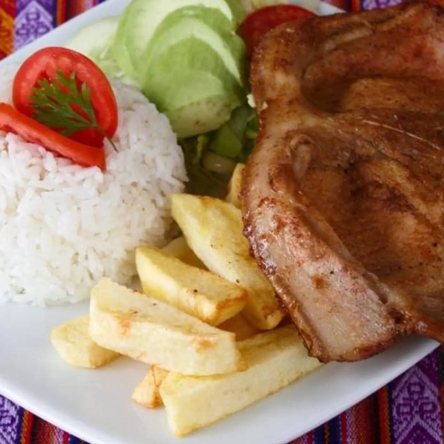 Chuleta con Papas Fritas