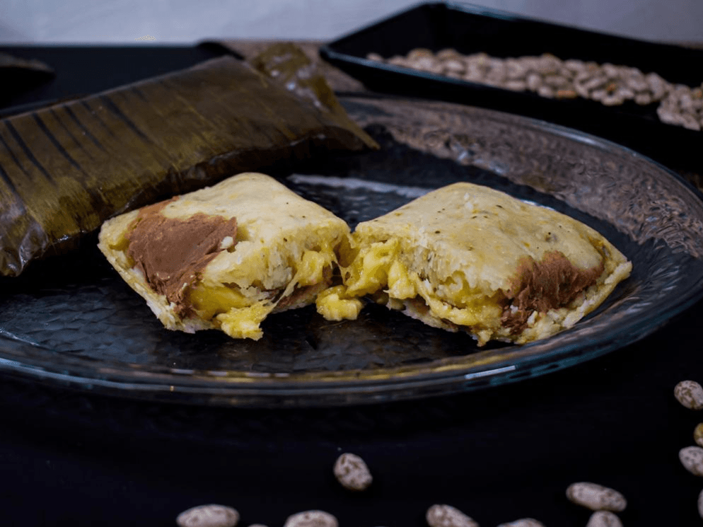 Tamal de Frijoles con Queso