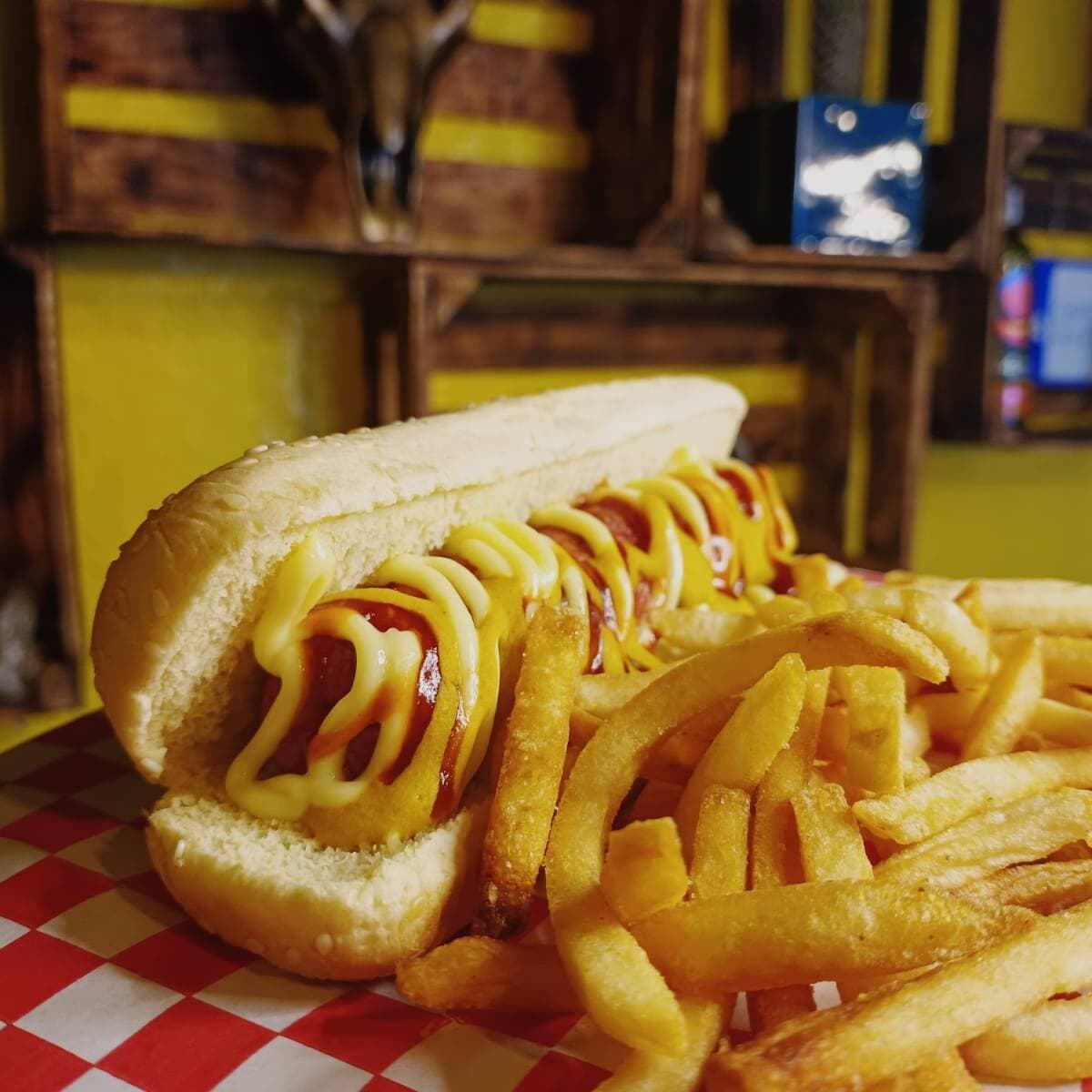 Hot Dog con Queso y Tocino