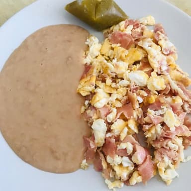 Huevos con Jamón