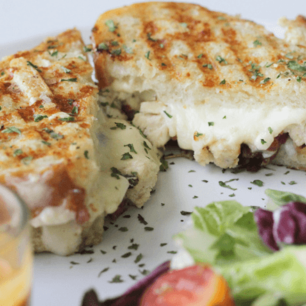 Chicken Grilled Cheese Sándwich
