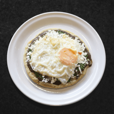 Sope con Huevo