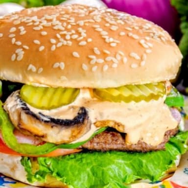 Chipotle Burger con Papas a la Francesa