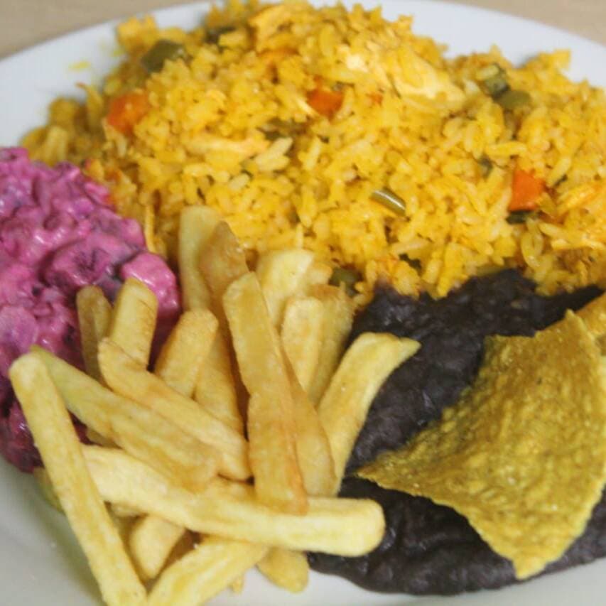 Arroz con pollo.