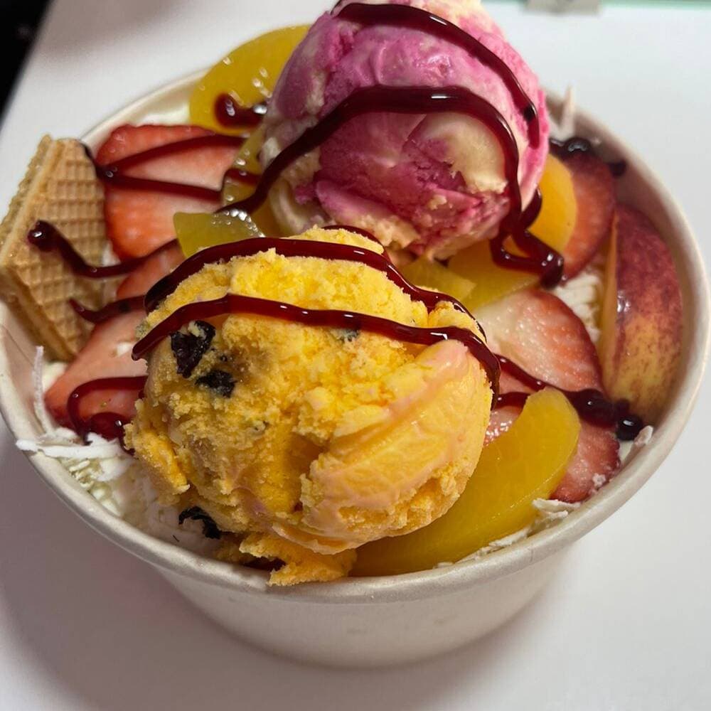 Ensalada de Frutas con doble helado 26onz