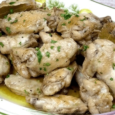 Alitas con Salsa Blanca + Chaufa + Alitas