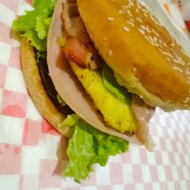 Hamburguesa Hawaiana