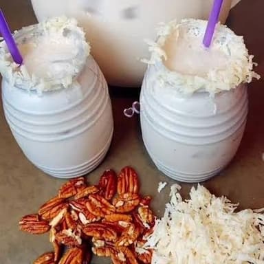 Agua de Coco con Nuez