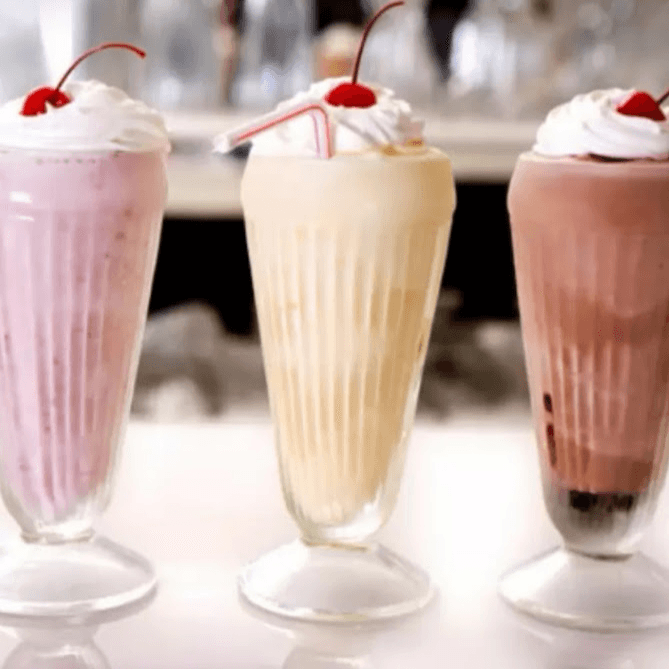 Malteada de Chocolate con Crema Batida