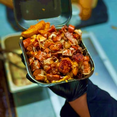 Salchipapas Monchosas