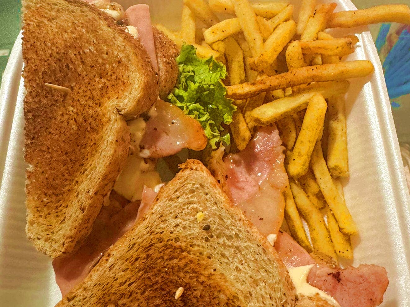 Lonchería y Desayunos (El Country)