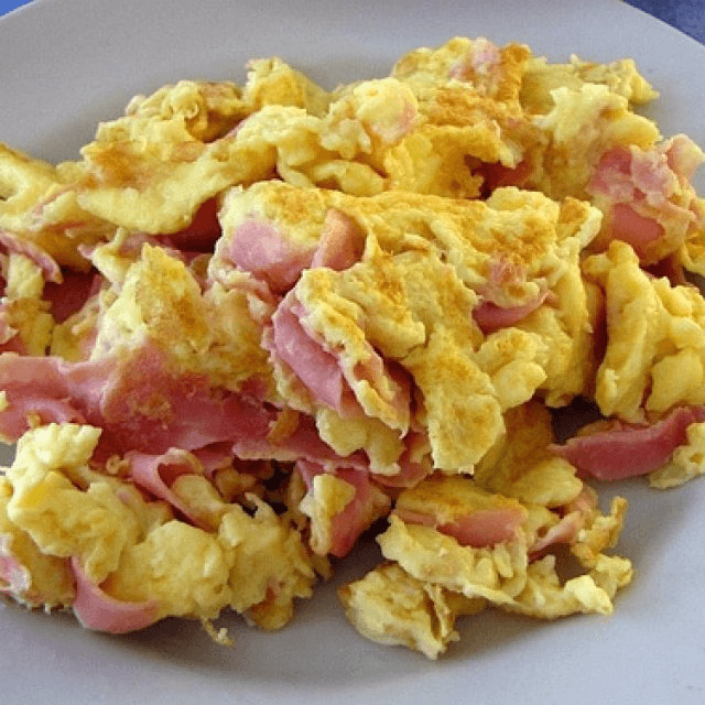 Huevos Revueltos con Jamon