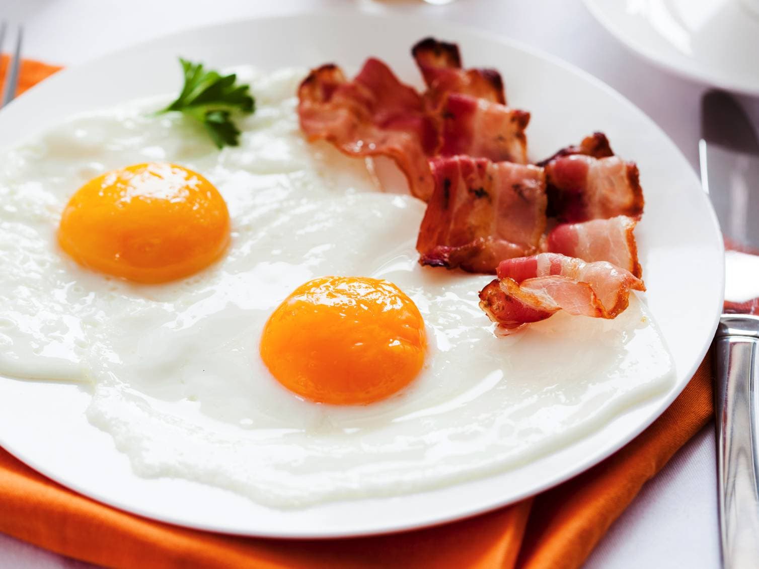Huevos Estrellados con Tocino