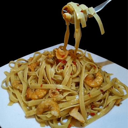 Olio Picante con Camarones.