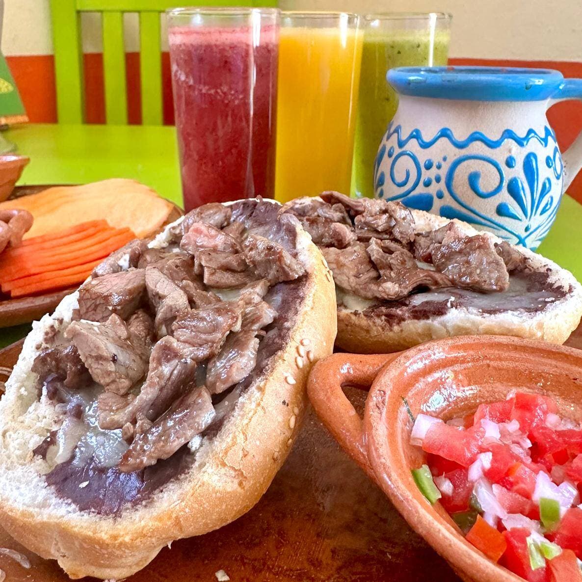 Desayuno Completo de Molletes con Arrachera