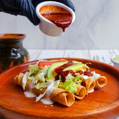 ORDEN DE TACOS DORADOS