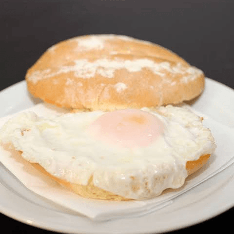 Pan con Huevo
