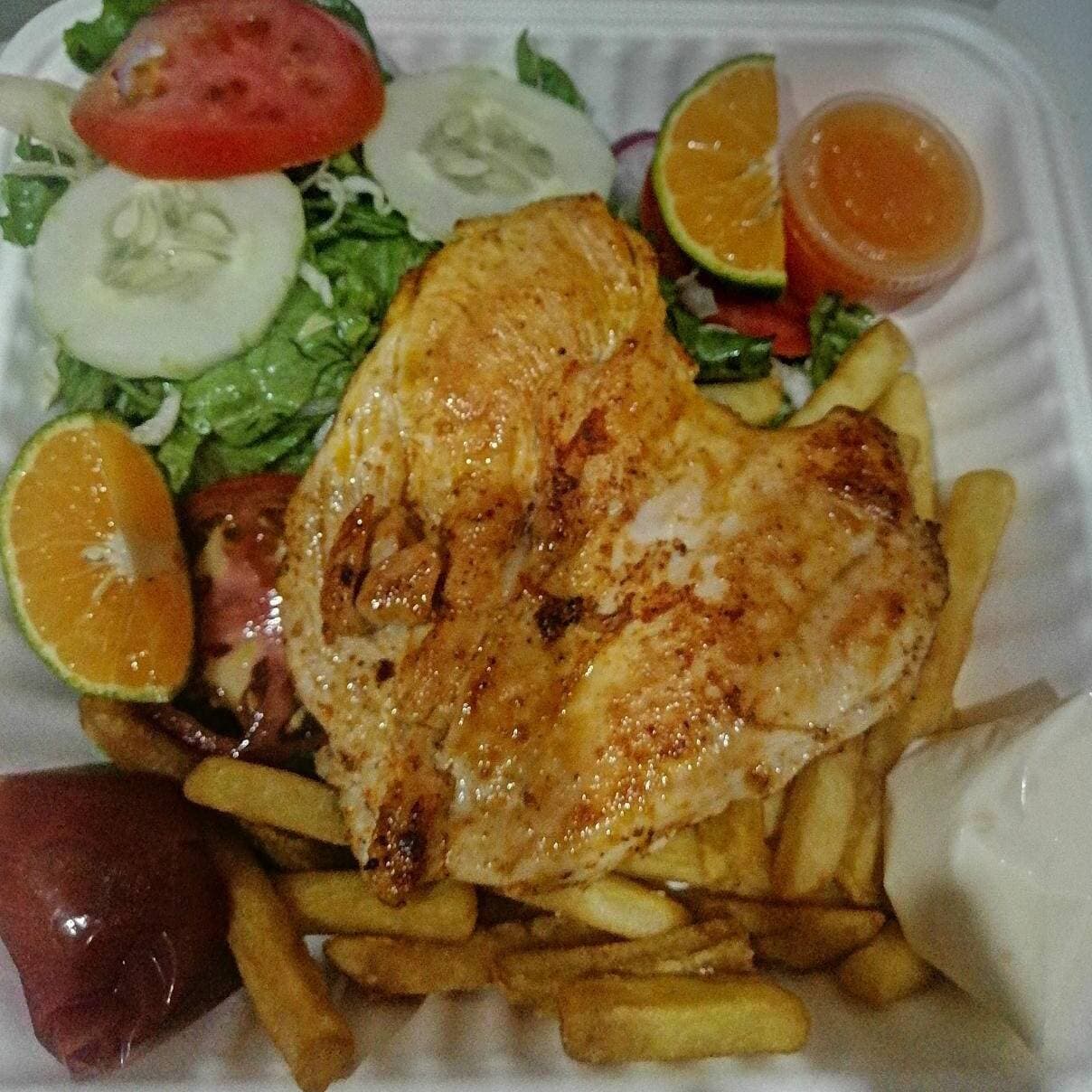 pechuga a la plancha+papas+ensalada