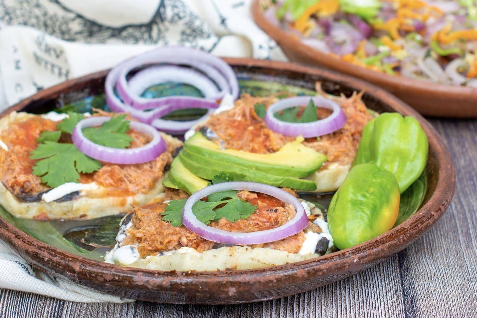 Sopes de Cochinita