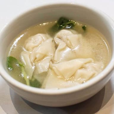 Sopa de Wantan con Pollo