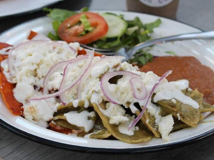 Number 1 (2 Chilaquiles + 2 jugo naranja)