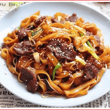 Sa Ho Fan Seco con carne de res y vegetales