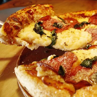 Pizza de Salami
