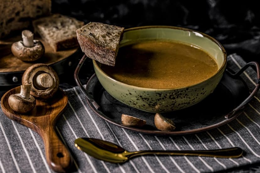 sopa de zetas con pan
