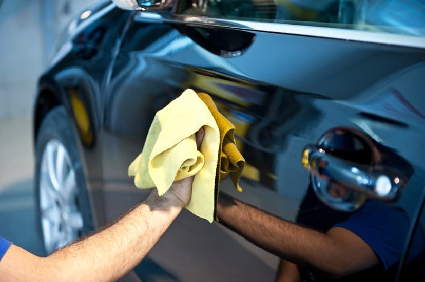 limpieza y mantenimiento de auto usado