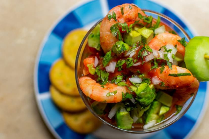 Coctel vuelve a la vida con mariscos frescos