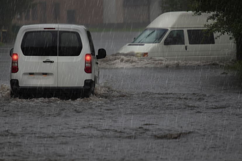 Asegura tu auto contra pérdida total por inundaciones