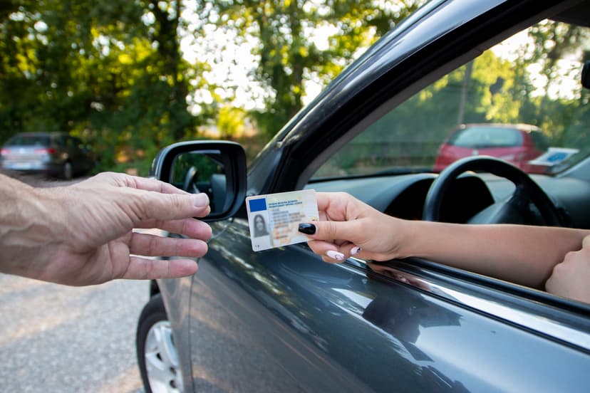 En la CDMX, al cometer ciertas infracciones, se te otorgan puntos de penalización que se acumulan en tu licencia de conducir.