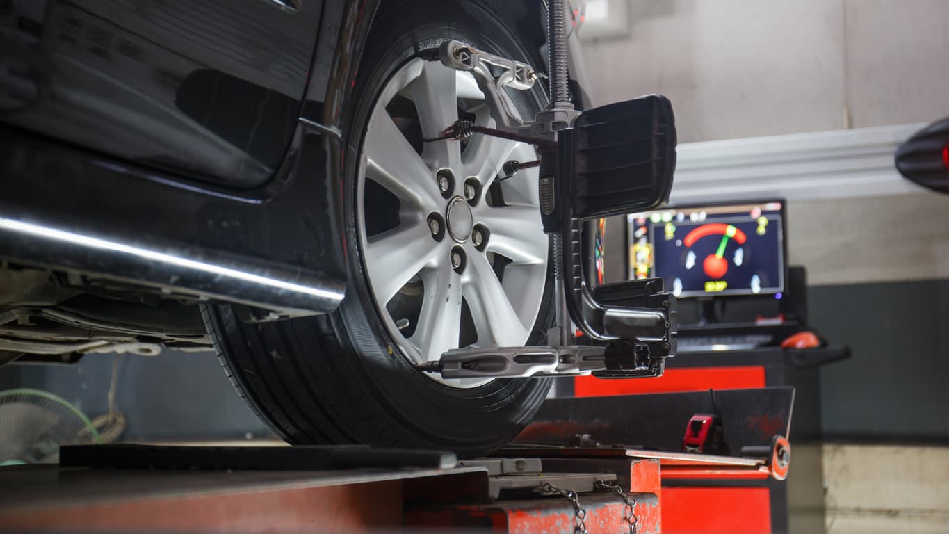 Elegir los rines adecuados para tu auto no es solo para que se vea genial, ¡también mejora el rendimiento en la carretera!