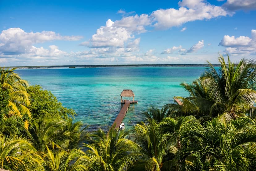 La Laguna de Bacalar es impresionante por sus 7 increíbles colores