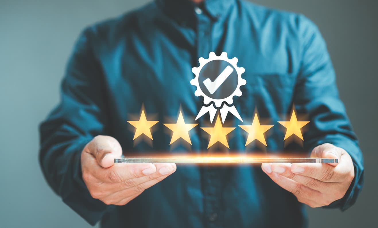 Cliente dando una buena puntuación de servicio a cliente