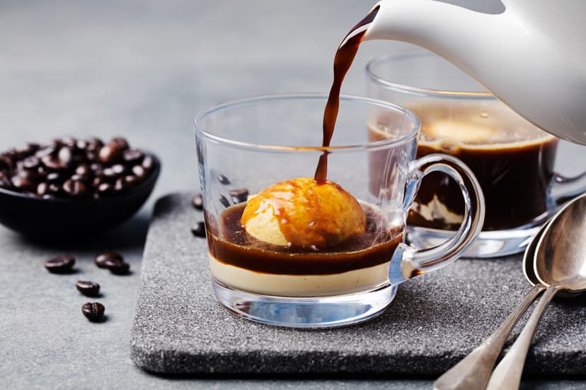 Affogato, un postre sencillo pero sofisticado, que combina dos ingredientes deliciosos en un solo bocado.