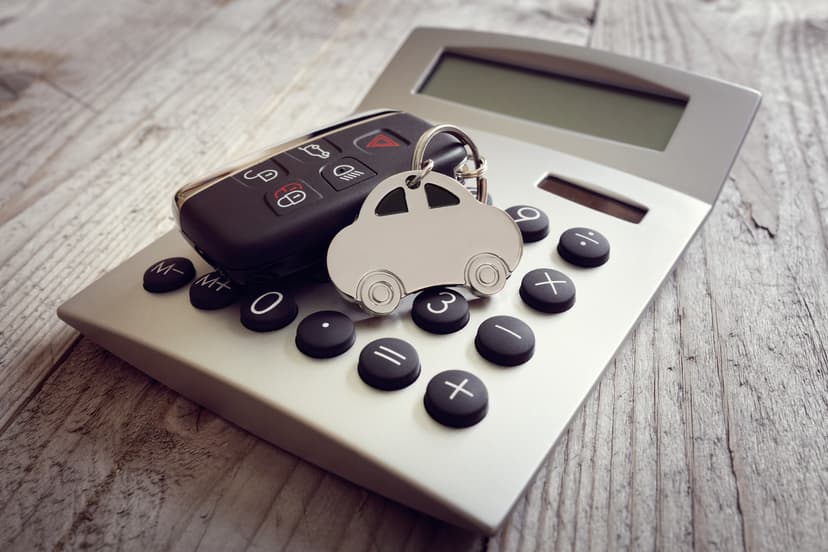 haciendo cuentas para pagar auto