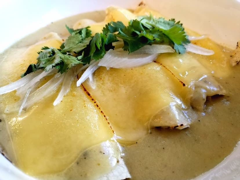 Dónde encontrar las enchiladas más deliciosas cerca de ti.