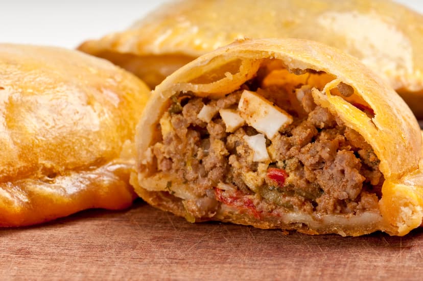 Conocidos por su sabor casero y auténtico, Pastes Tony es otra opción popular.