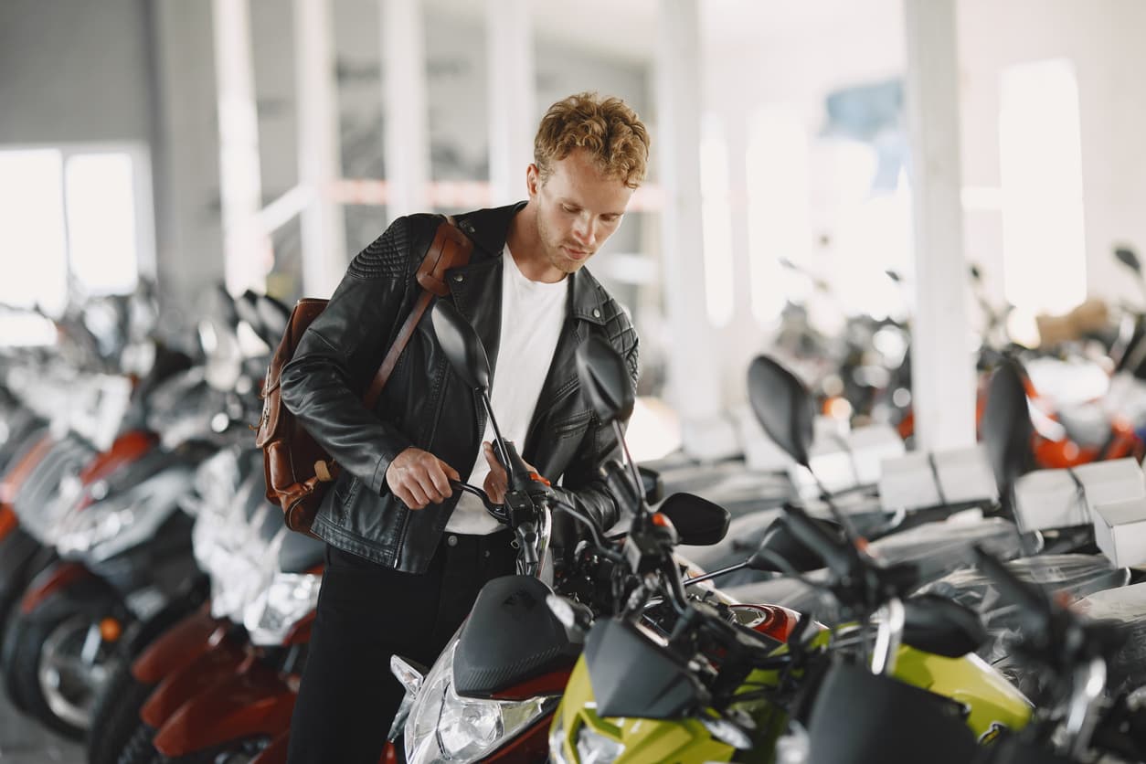 Elegir la moto adecuada puede ser un reto, especialmente con la gran cantidad de modelos y tipos disponibles en el mercado.
